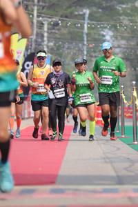 BIB: 42950, 4550, 4085
                            <button type="button" onclick="openModal(8235039)" class="btn btn-primary btn-sm float-right btn-popup" data-toggle="modal" data-target=".modal-high-quality">
                        <i class="fas fa-shopping-cart"></i> Add to Cart
                    </button>
                                            <button type="button" onclick="isThisMe(8235039, true)" class="btn btn-success btn-sm float-right btn-popup btn-isme hidden" data-toggle="tooltip" data-placement="bottom" title="นี่คือรูปของคุณใช่ไหม คลิกที่นี่เพื่อเอาเข้าอัลบั้ม">
                        <i class="fas fa-plus"></i> Add to album
                    </button>
                    <button type="button" onclick="isThisMe(8235039, false)" class="btn btn-warning btn-sm float-right btn-popup btn-isnotme hidden">
                        <i class="fas fa-ban"></i> Remove from album
                    </button>